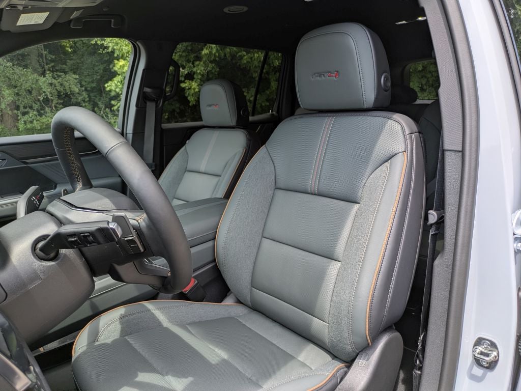 2026 GMC Acadia AWD AT4