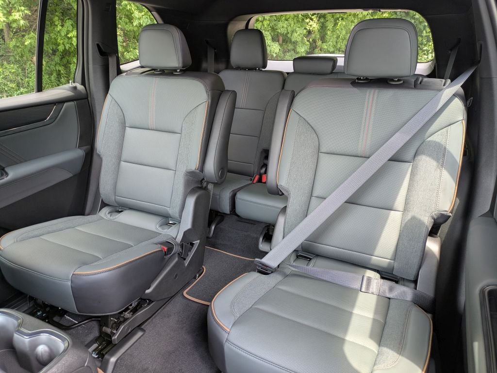 2026 GMC Acadia AWD AT4