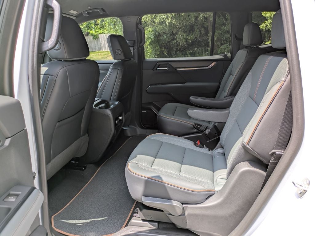 2026 GMC Acadia AWD AT4