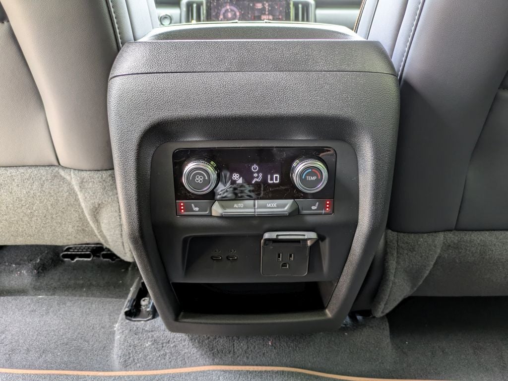 2026 GMC Acadia AWD AT4