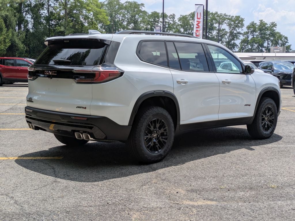2026 GMC Acadia AWD AT4