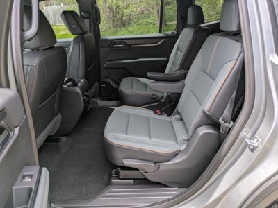2026 GMC Acadia AWD AT4