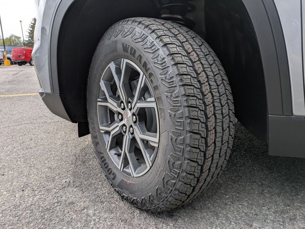 2026 GMC Acadia AWD AT4