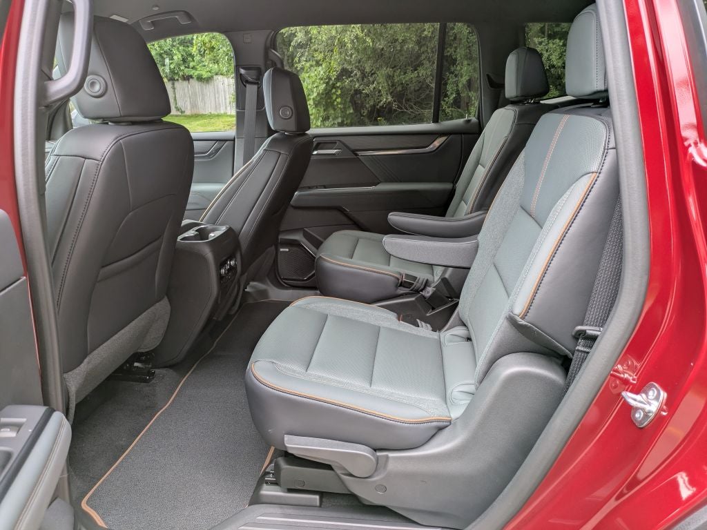 2026 GMC Acadia AWD AT4