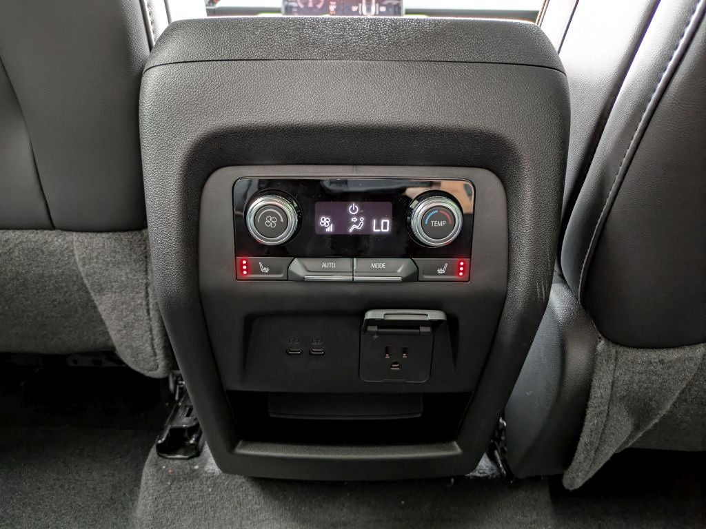 2026 GMC Acadia AWD AT4