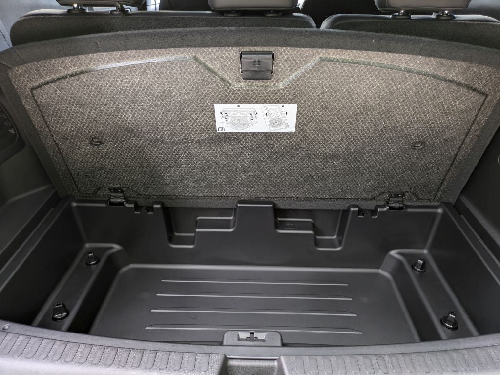 2026 GMC Acadia AWD AT4