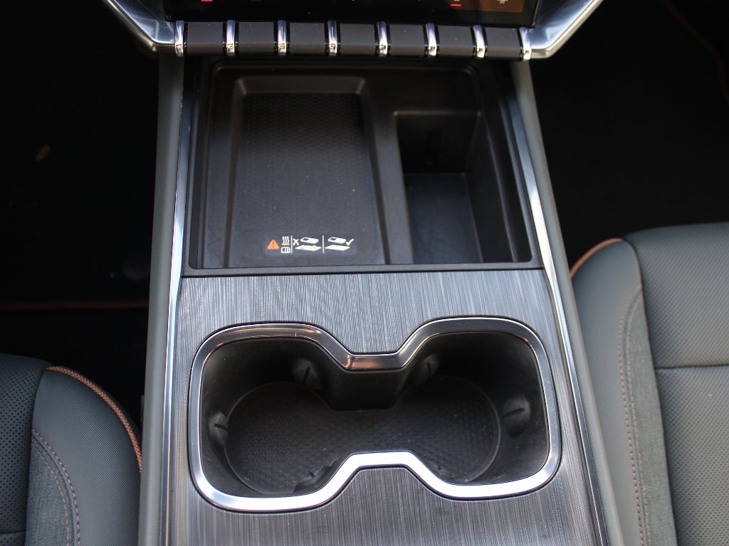 2025 GMC Acadia AWD AT4