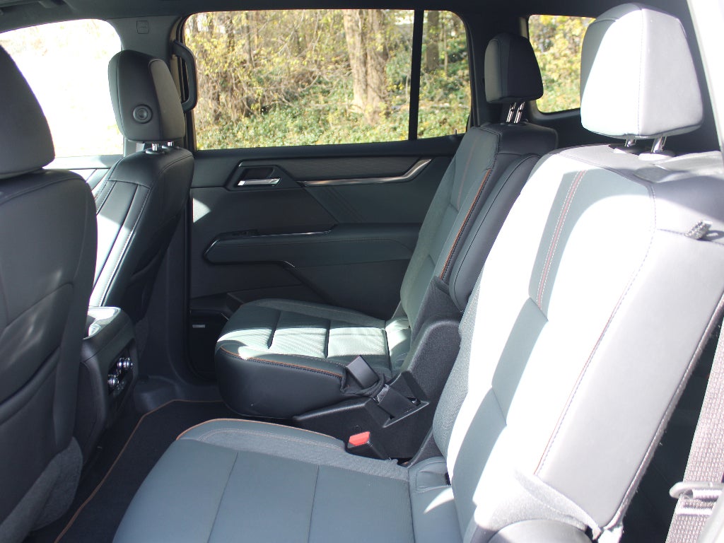 2025 GMC Acadia AWD AT4