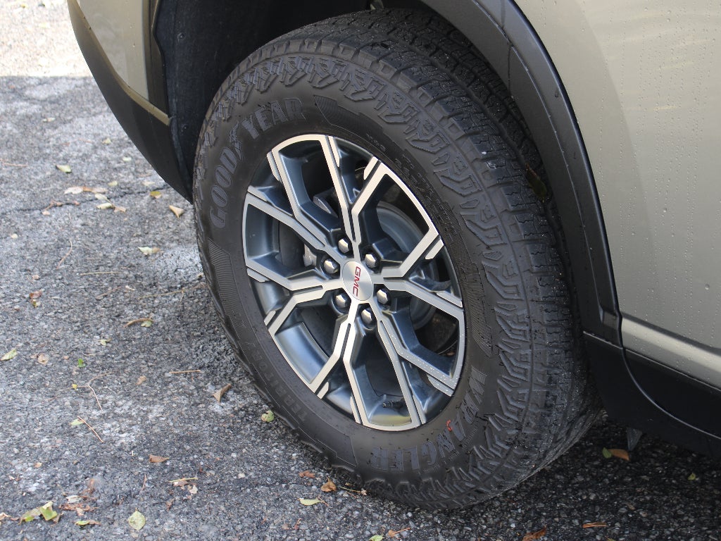 2025 GMC Acadia AWD AT4