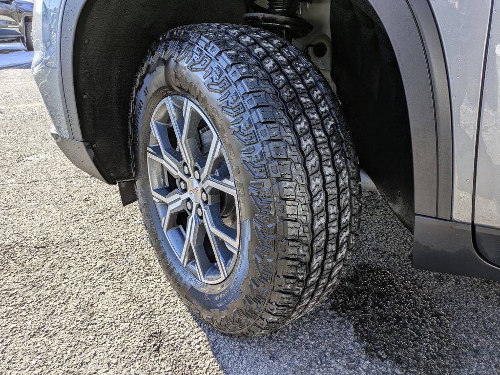 2025 GMC Acadia AWD AT4