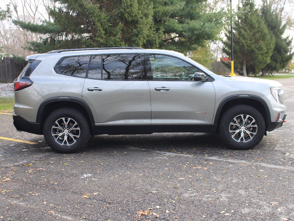 2025 GMC Acadia AWD AT4