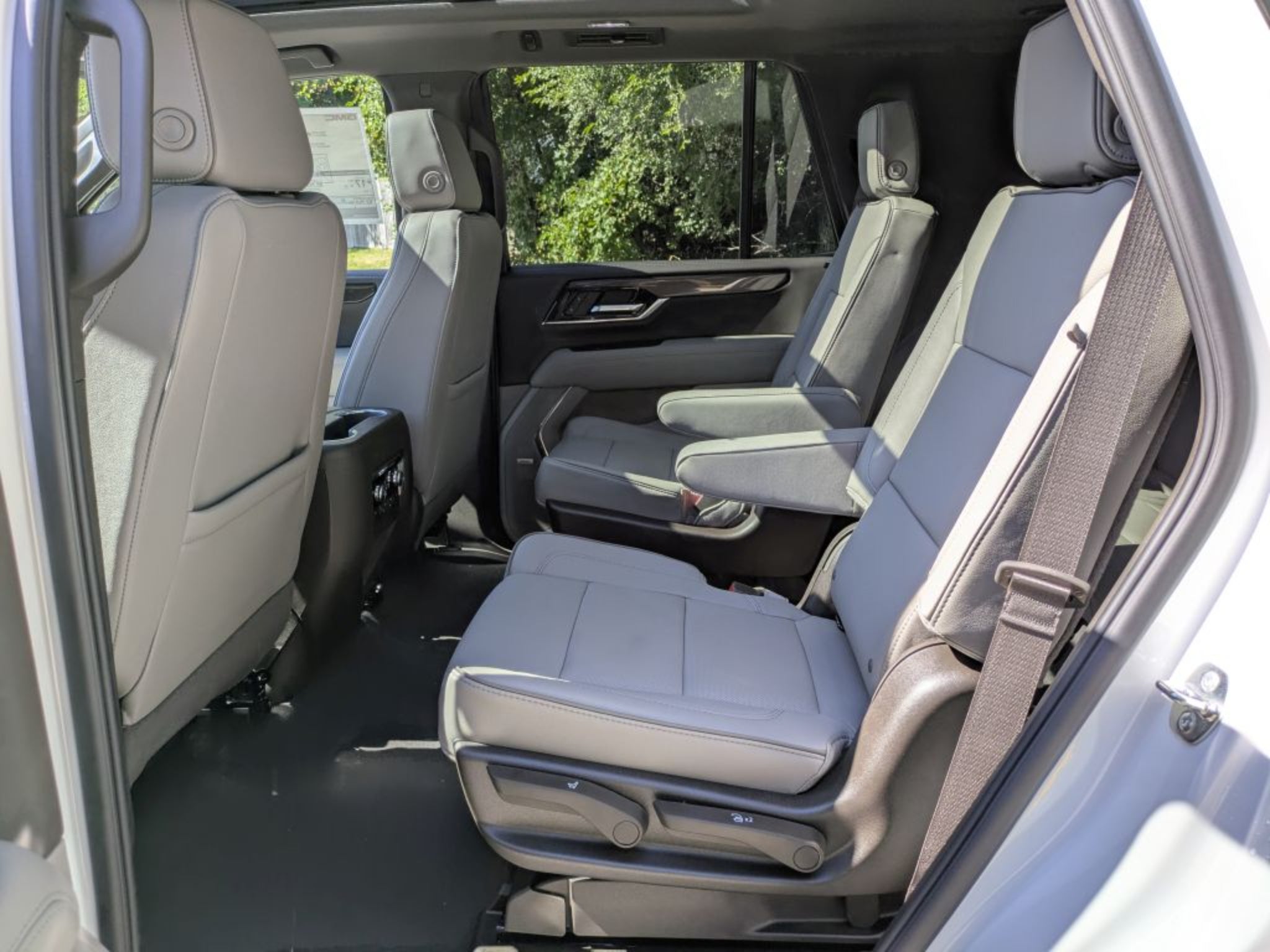 2027 GMC Yukon 1500 Elevation