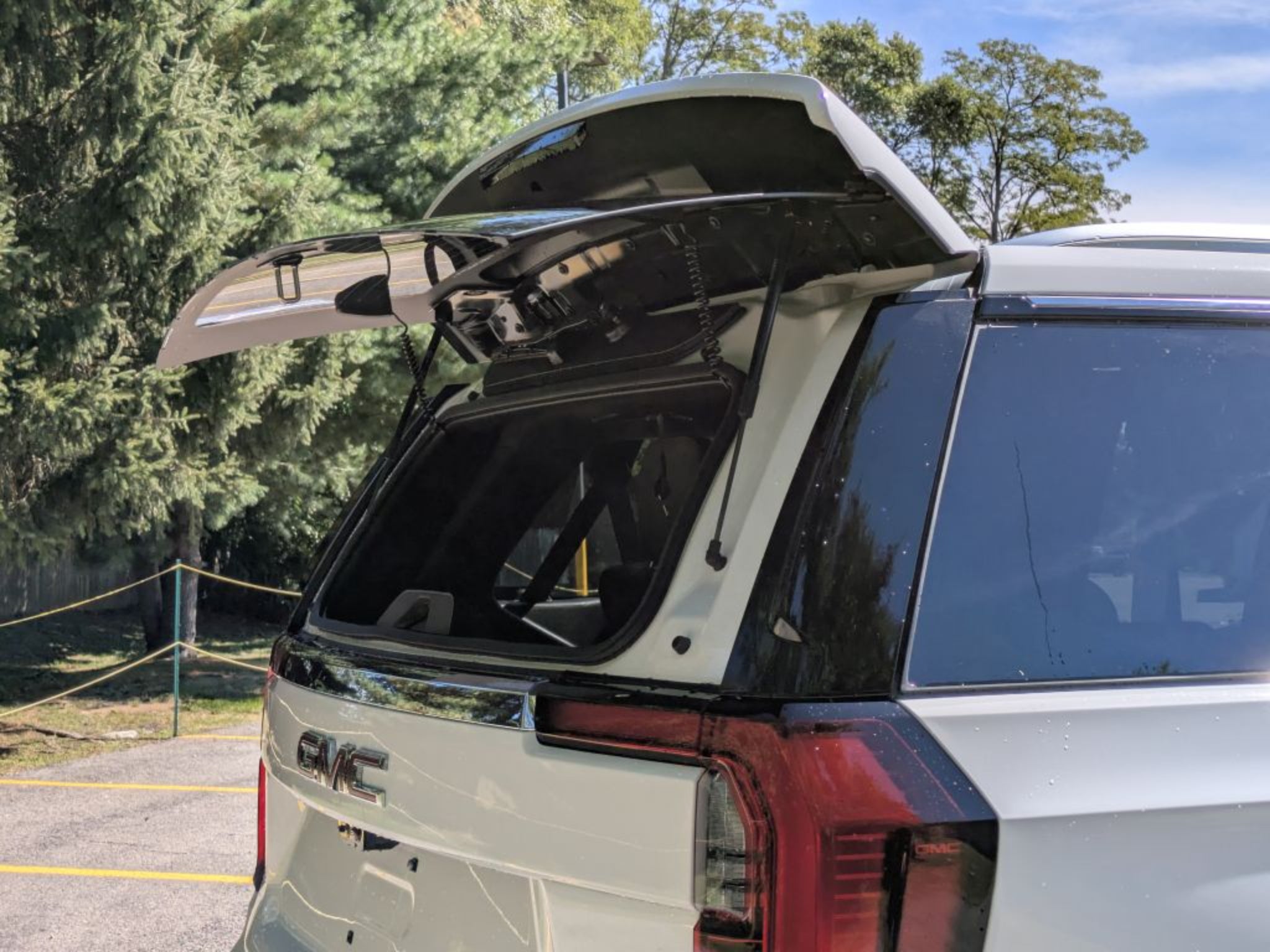 2027 GMC Yukon 1500 Elevation