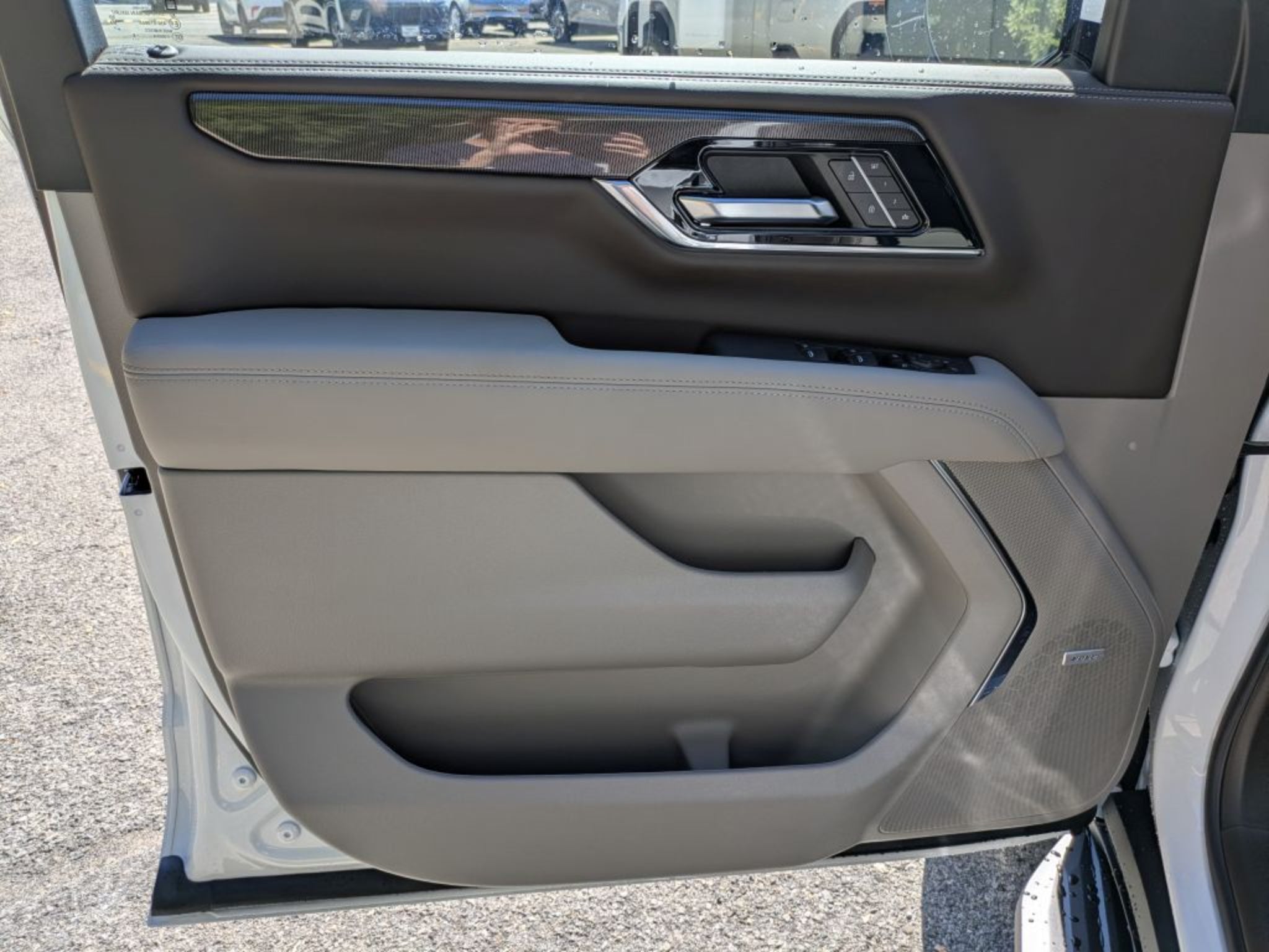 2027 GMC Yukon 1500 Elevation