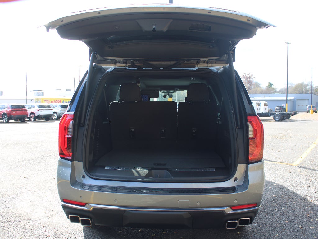 2025 GMC Yukon XL AT4