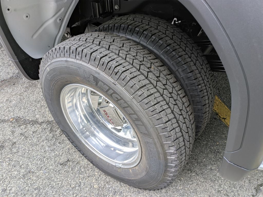 2026 GMC Sierra 3500 SLE