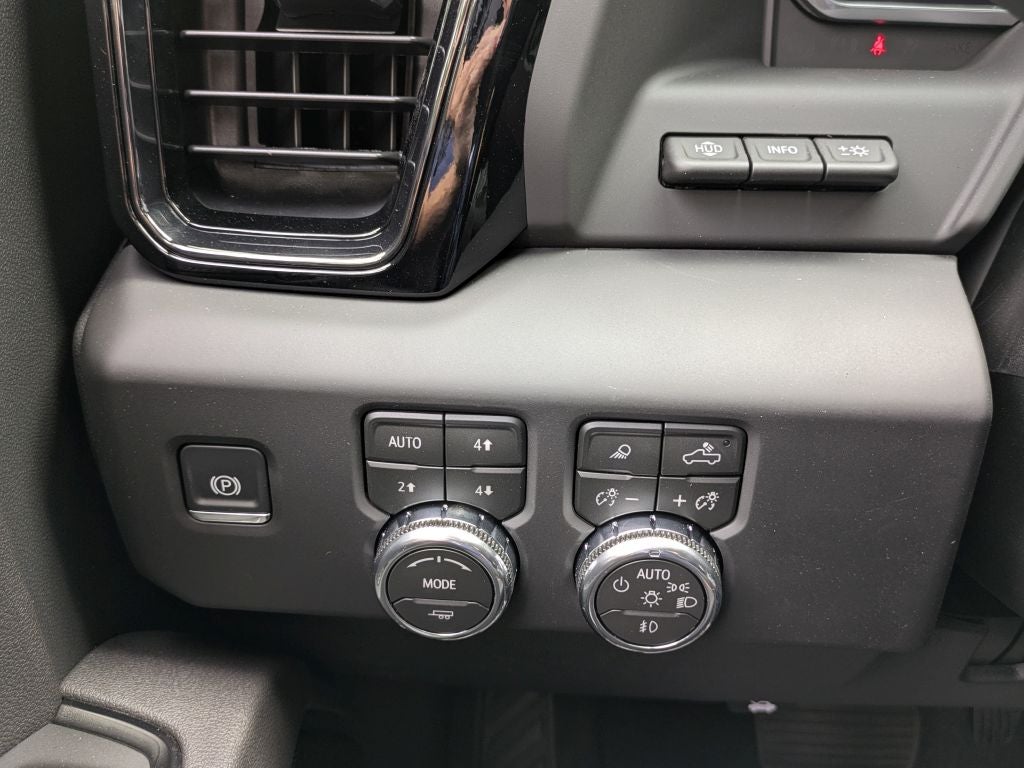 2026 GMC Sierra 3500 AT4