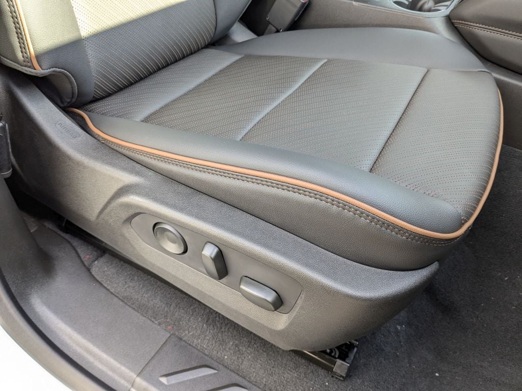 2025 GMC Canyon 4WD AT4