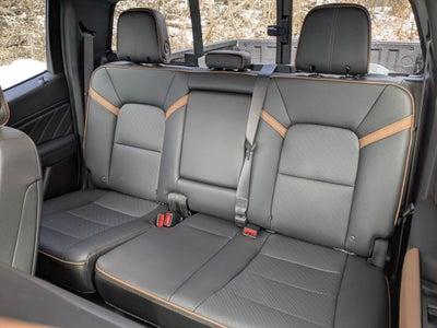 2025 GMC Canyon 4WD AT4