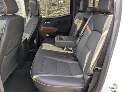 2025 GMC Canyon 4WD AT4