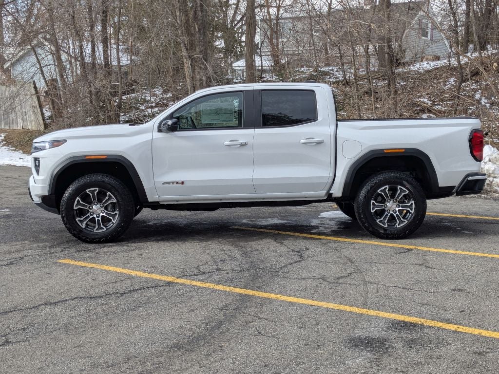 2025 GMC Canyon 4WD AT4