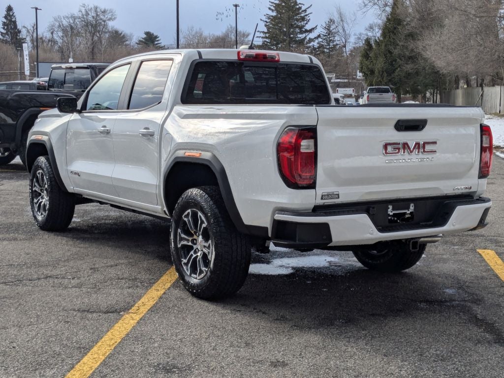 2025 GMC Canyon 4WD AT4