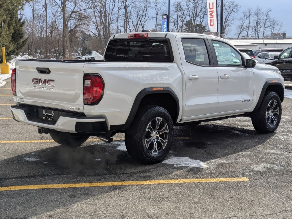 2025 GMC Canyon 4WD AT4