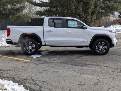 2025 GMC Canyon 4WD AT4
