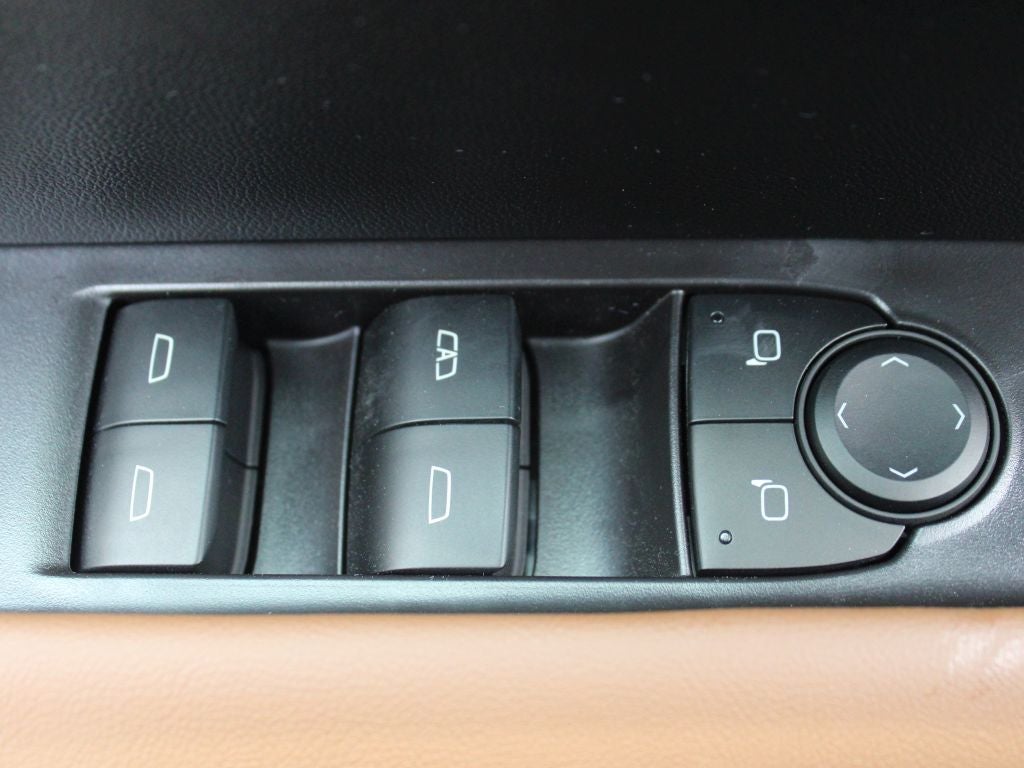 2025 GMC Canyon 4WD AT4