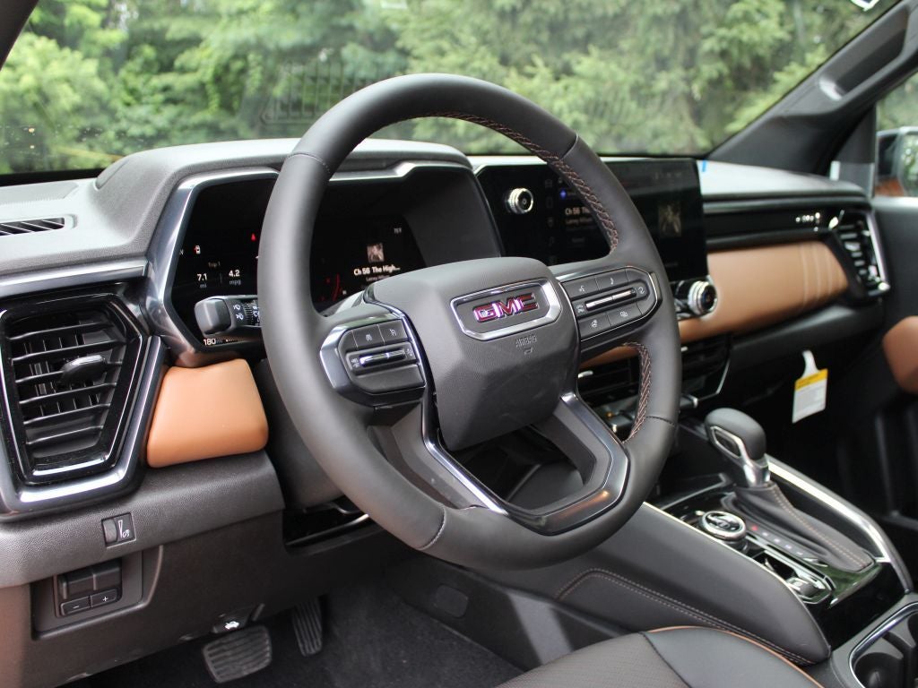 2025 GMC Canyon 4WD AT4