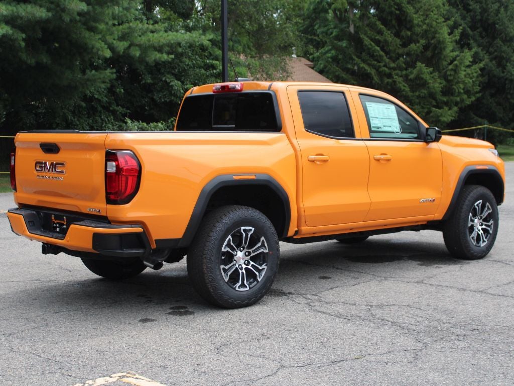 2025 GMC Canyon 4WD AT4