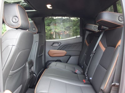 2025 GMC Canyon 4WD AT4