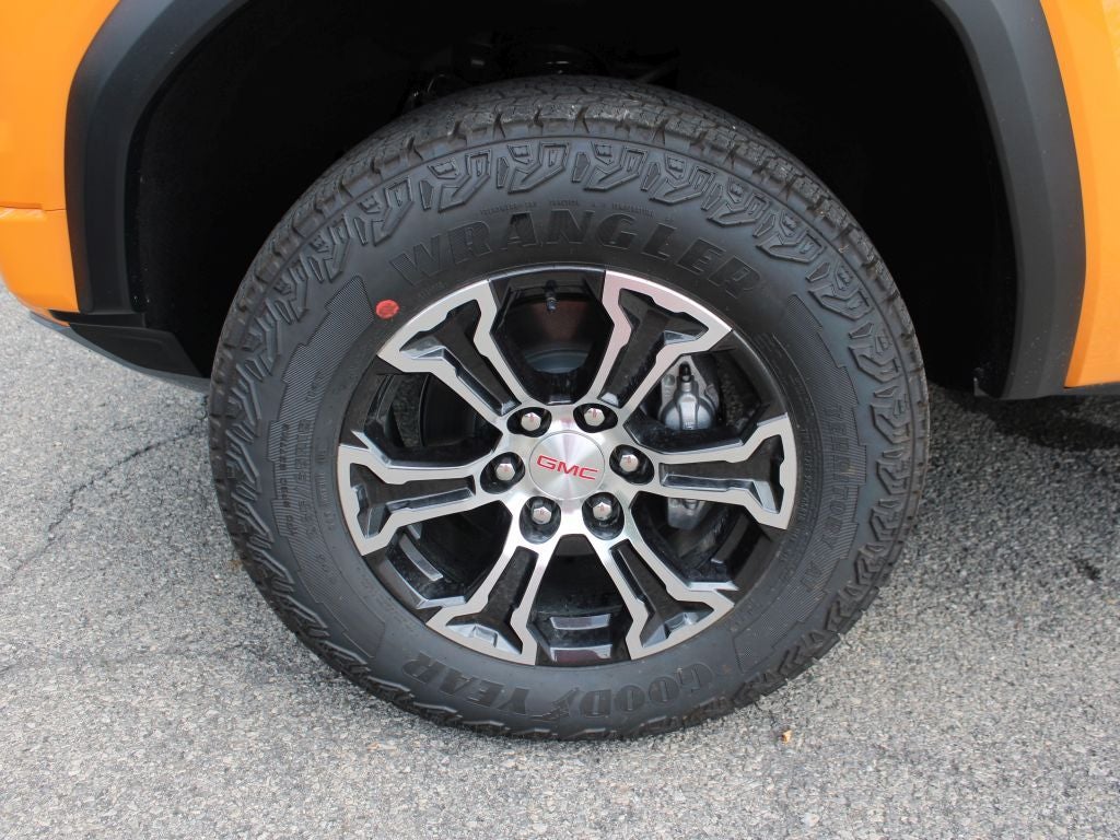 2025 GMC Canyon 4WD AT4