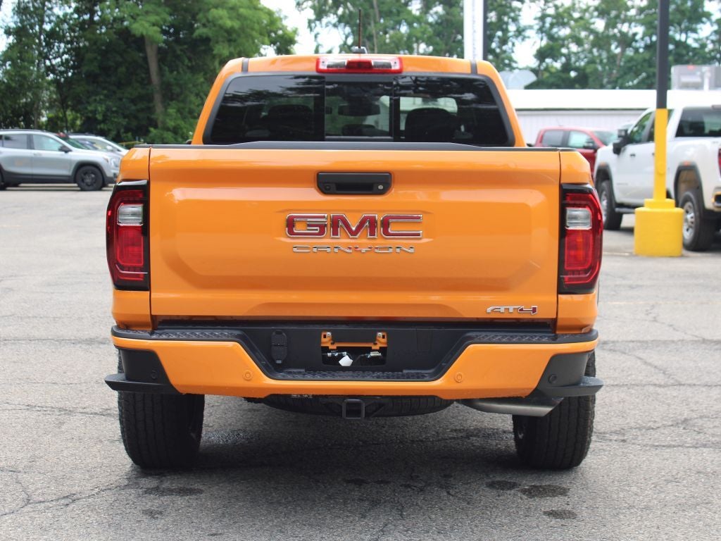 2025 GMC Canyon 4WD AT4