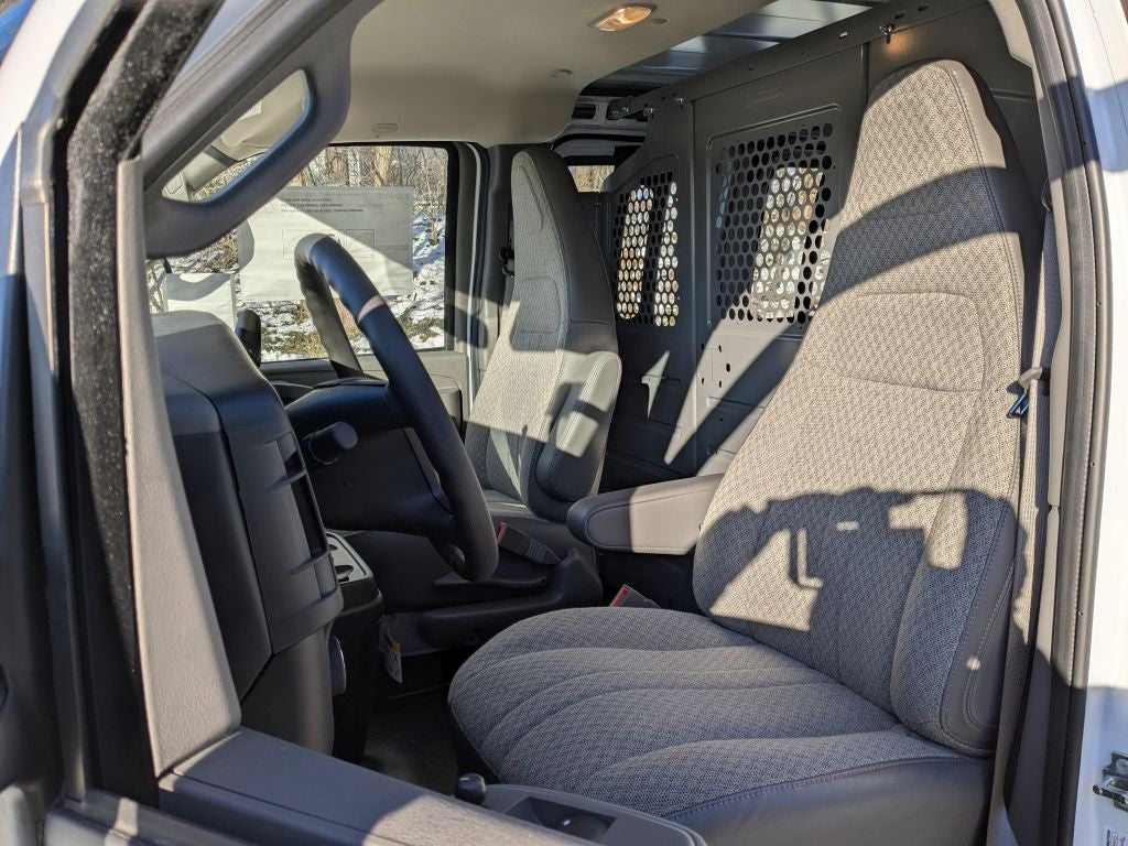 2025 GMC Savana 2500 Work Van