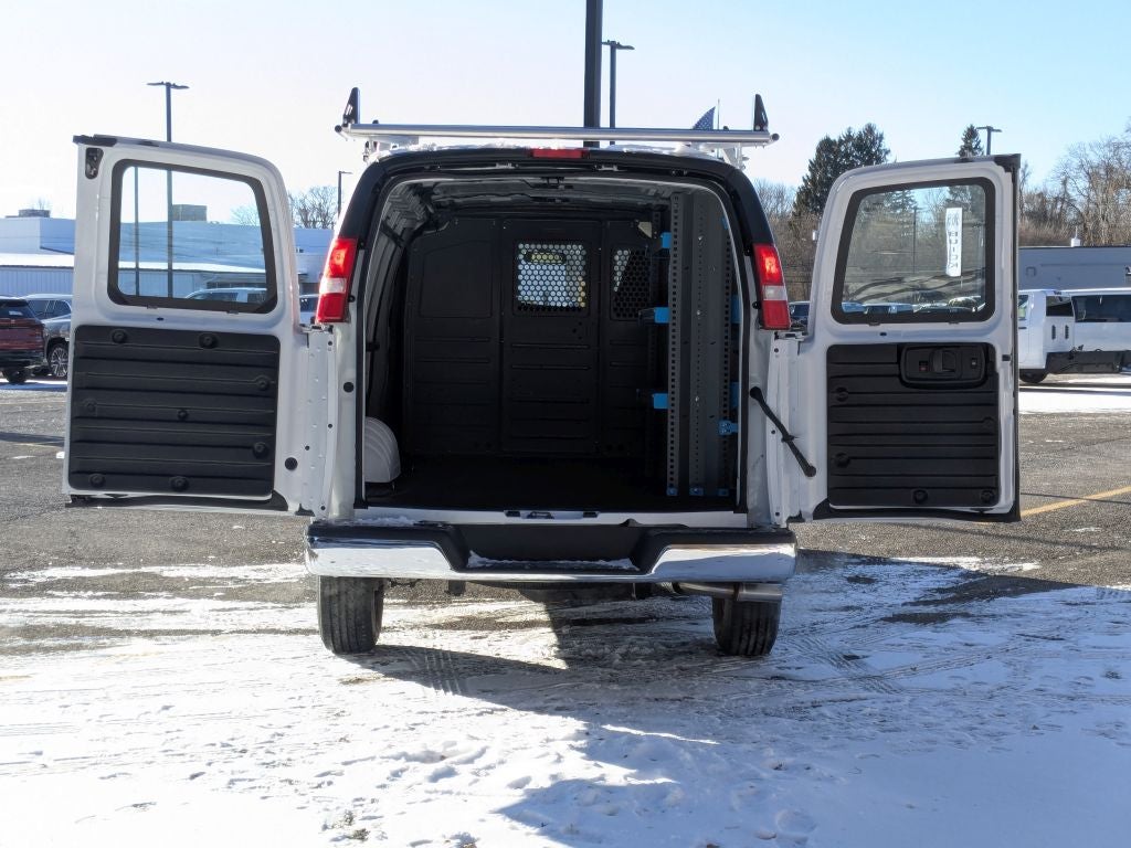 2025 GMC Savana 2500 Work Van