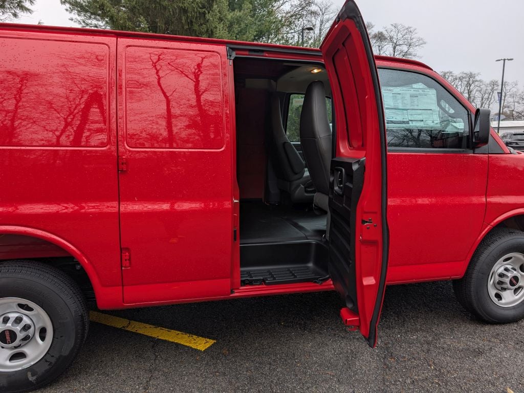 2025 GMC Savana 3500 Work Van