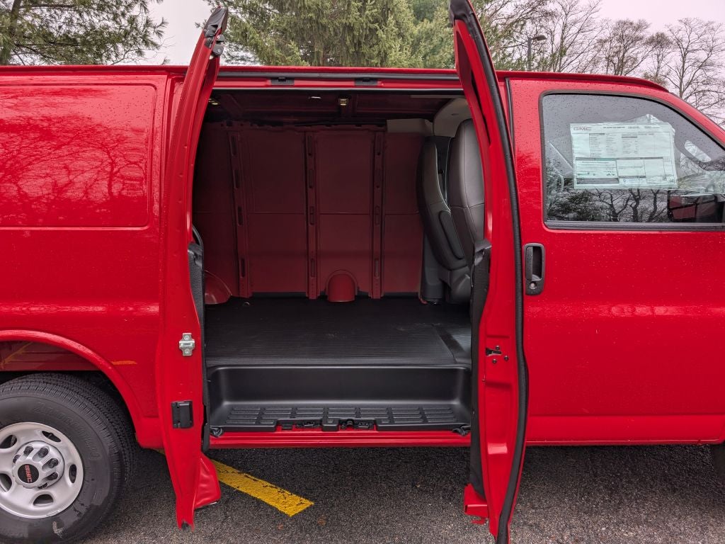 2025 GMC Savana 3500 Work Van