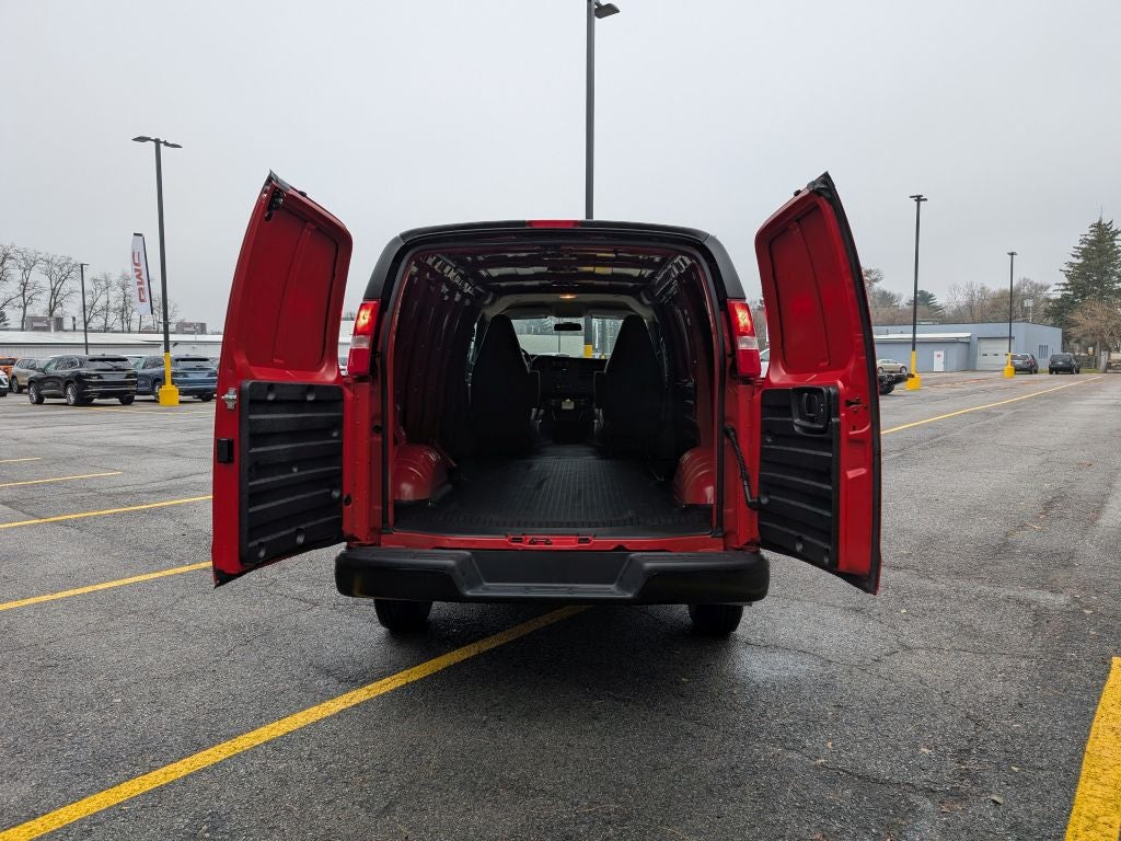 2025 GMC Savana 3500 Work Van