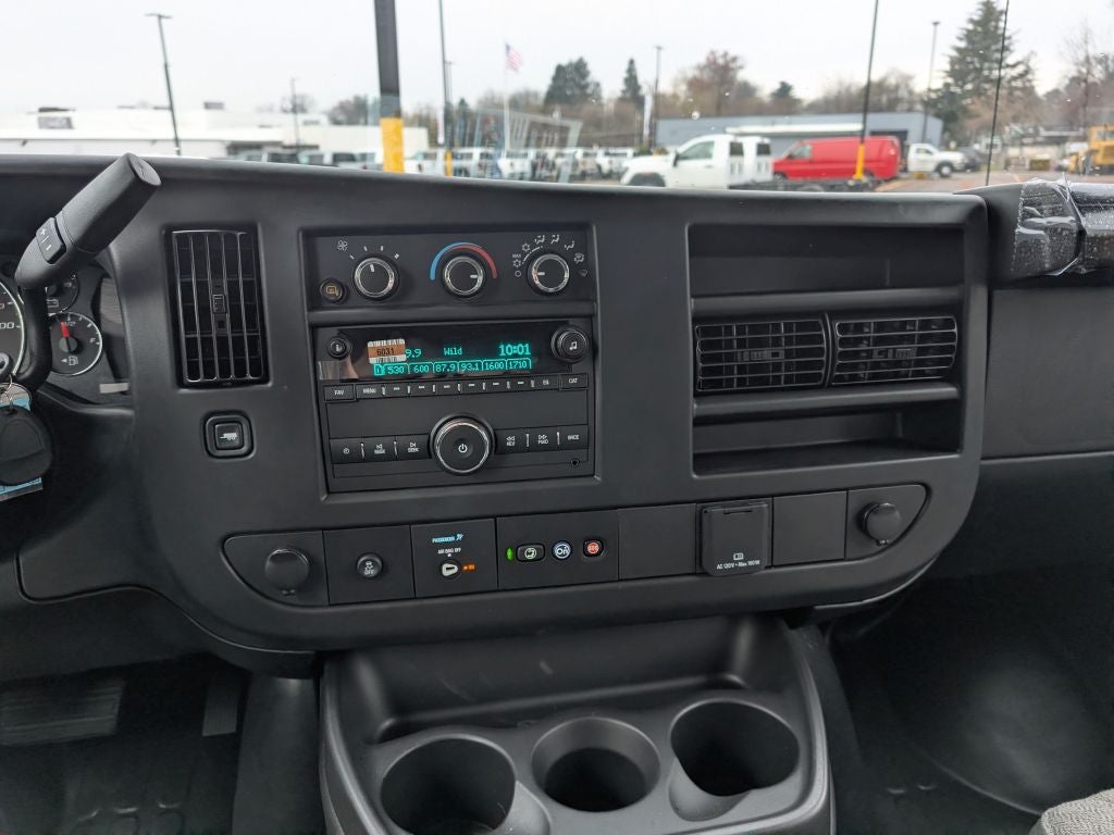 2025 GMC Savana 3500 Work Van