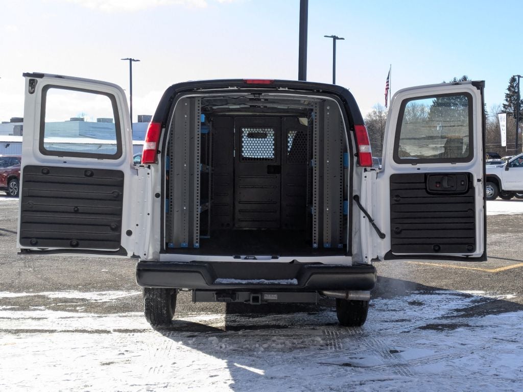 2025 GMC Savana 3500 Work Van