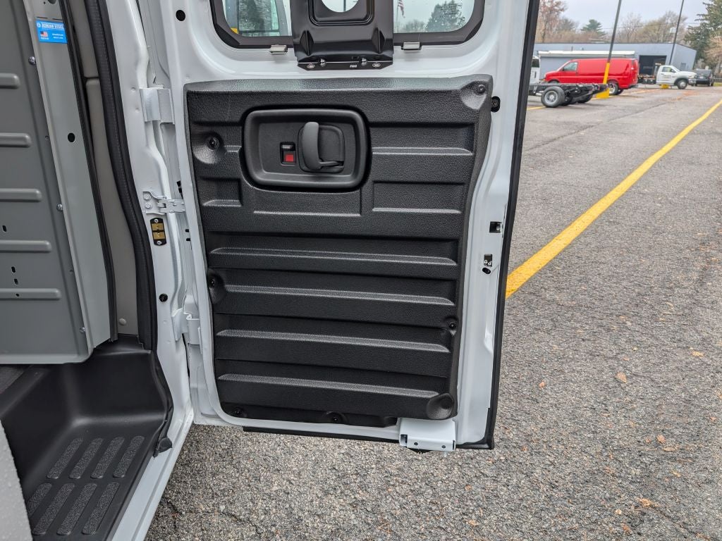 2025 GMC Savana 3500 Work Van