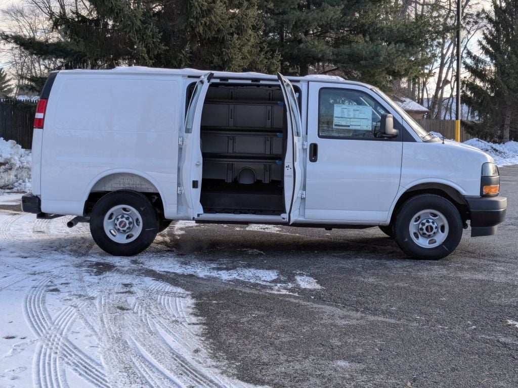 2025 GMC Savana 3500 Work Van