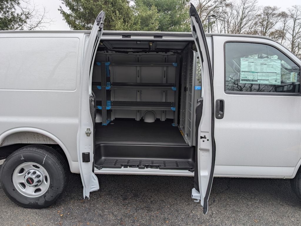 2025 GMC Savana 3500 Work Van
