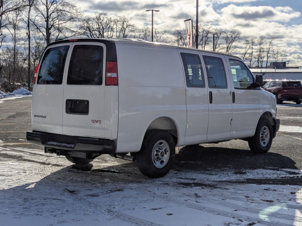 2025 GMC Savana 3500 Work Van