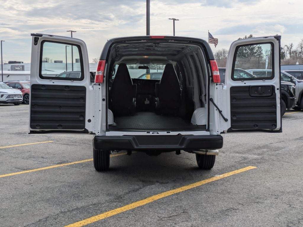 2026 GMC Savana 3500 Work Van