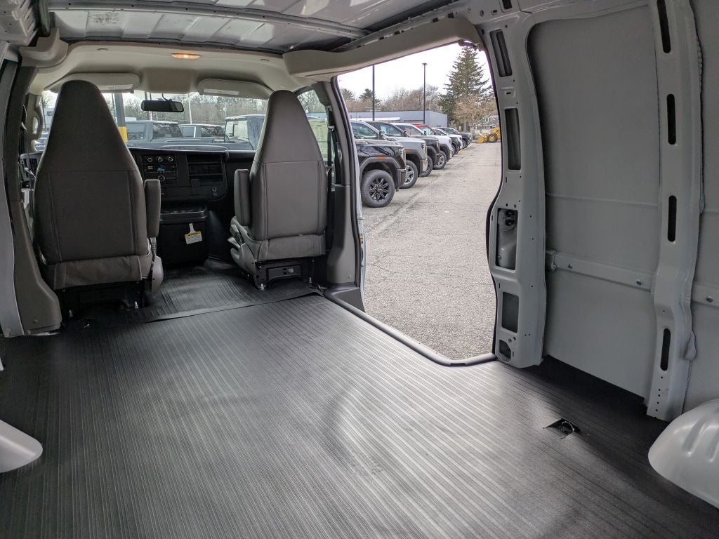 2026 GMC Savana 3500 Work Van