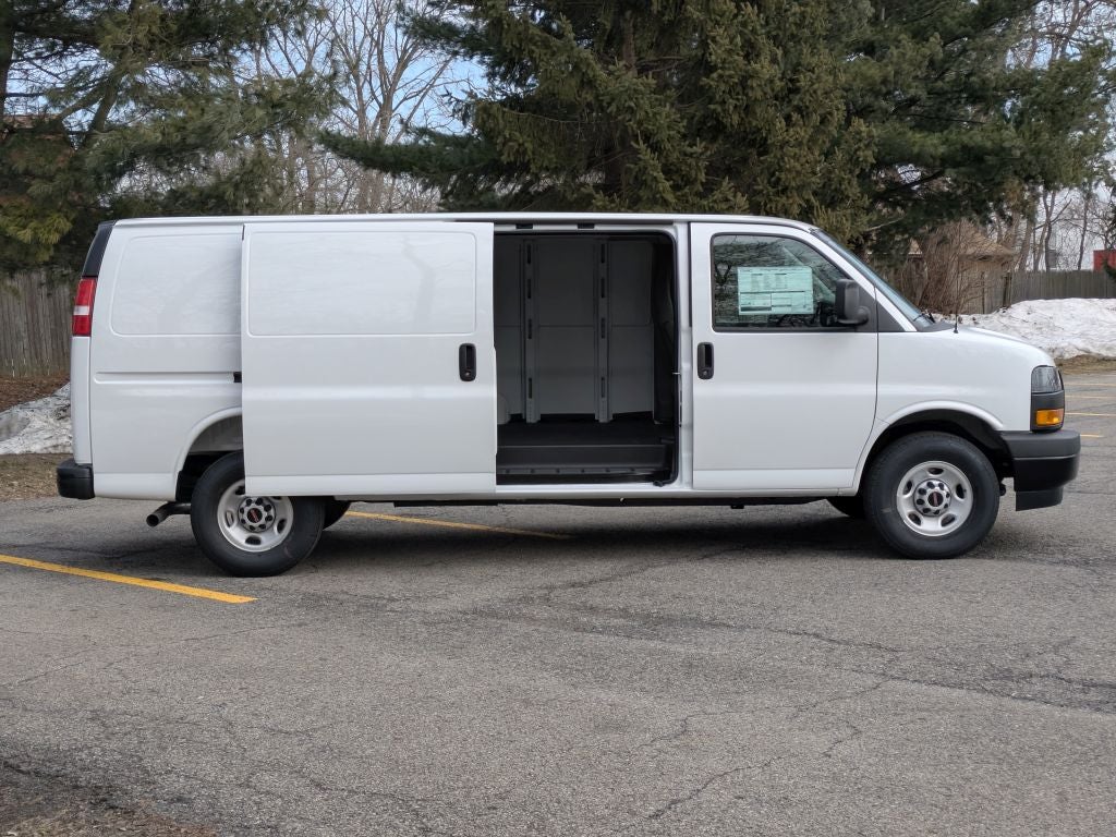 2026 GMC Savana 3500 Work Van