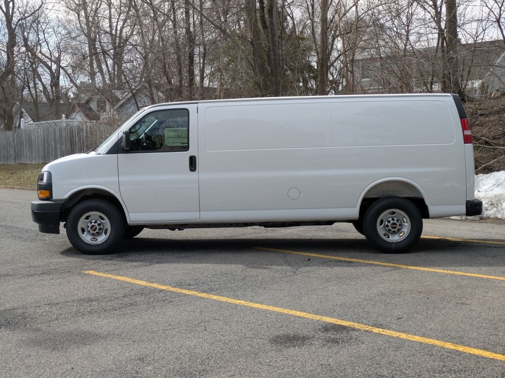 2026 GMC Savana 3500 Work Van