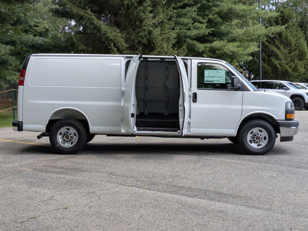 2026 GMC Savana 3500 Work Van